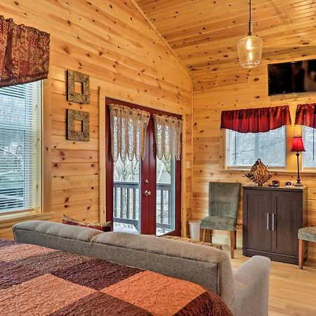 Cozy Heber Springs Cabin With Deck And Dock! エクステリア 写真