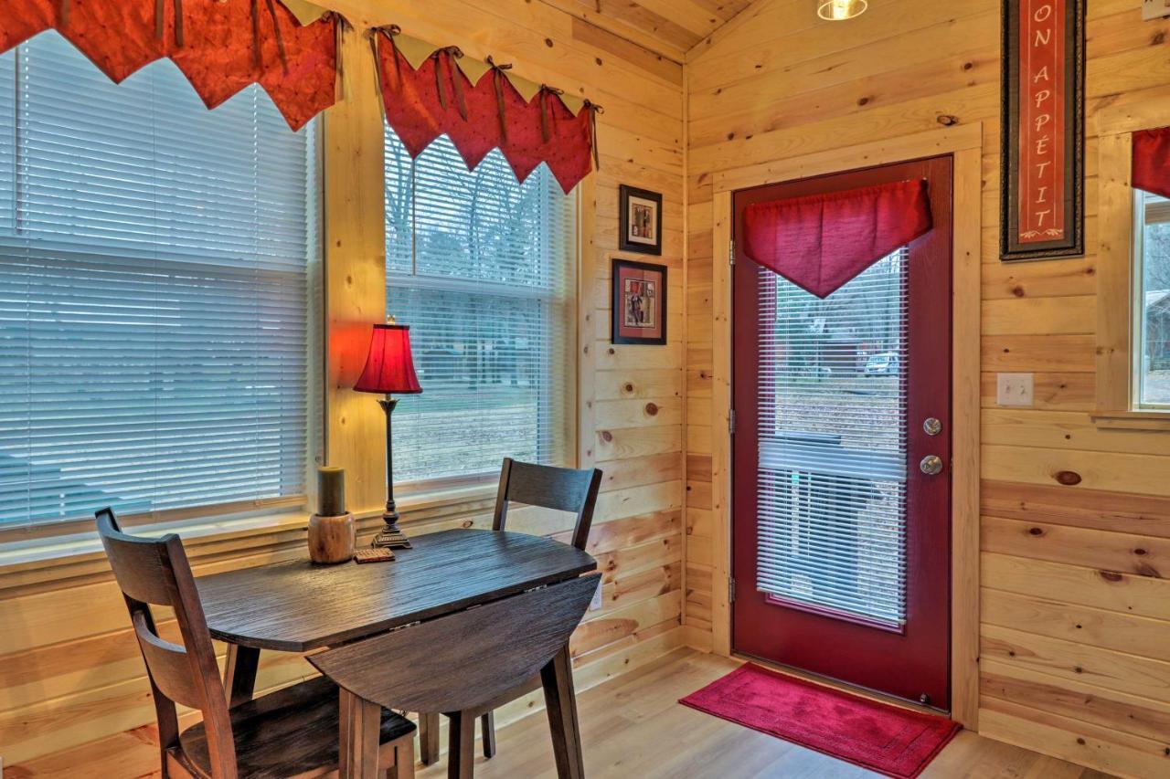 Cozy Heber Springs Cabin With Deck And Dock! エクステリア 写真