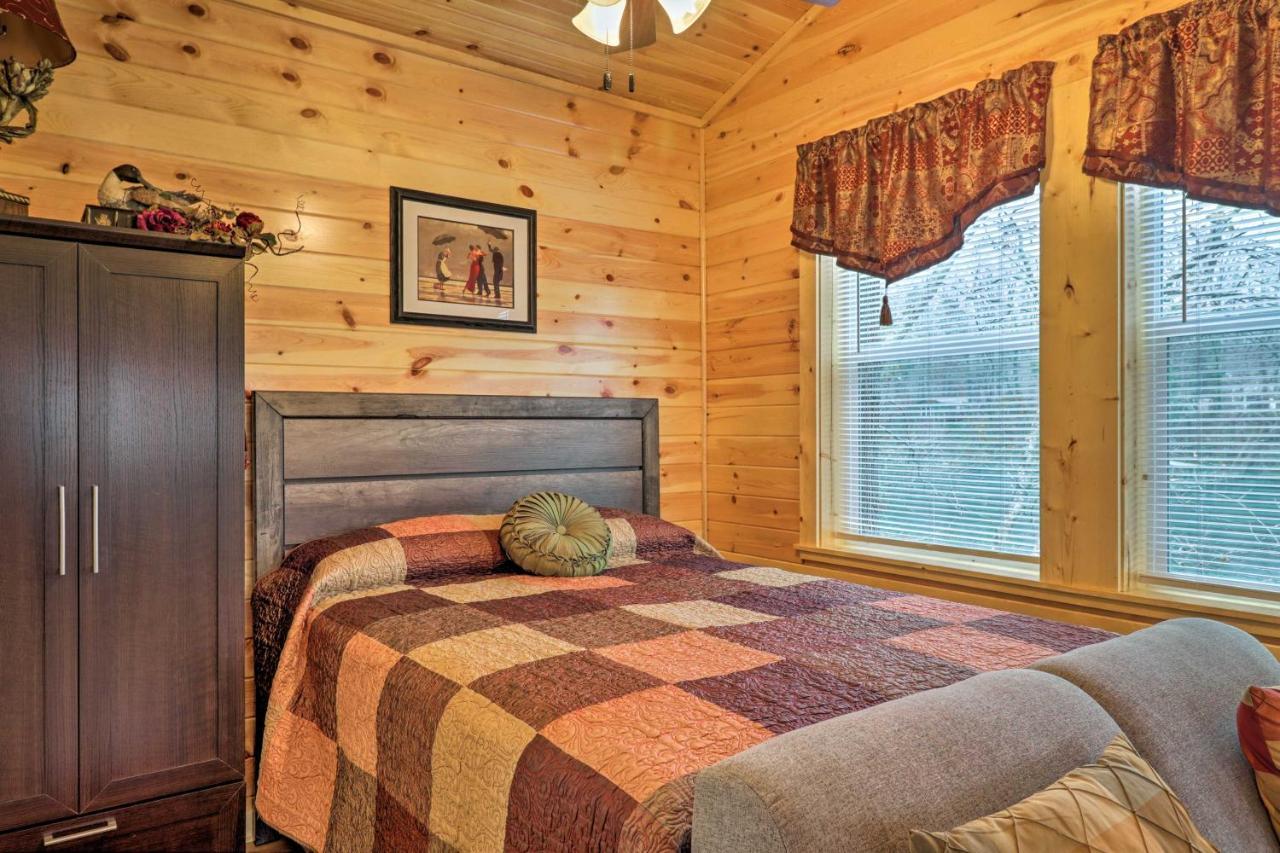 Cozy Heber Springs Cabin With Deck And Dock! エクステリア 写真