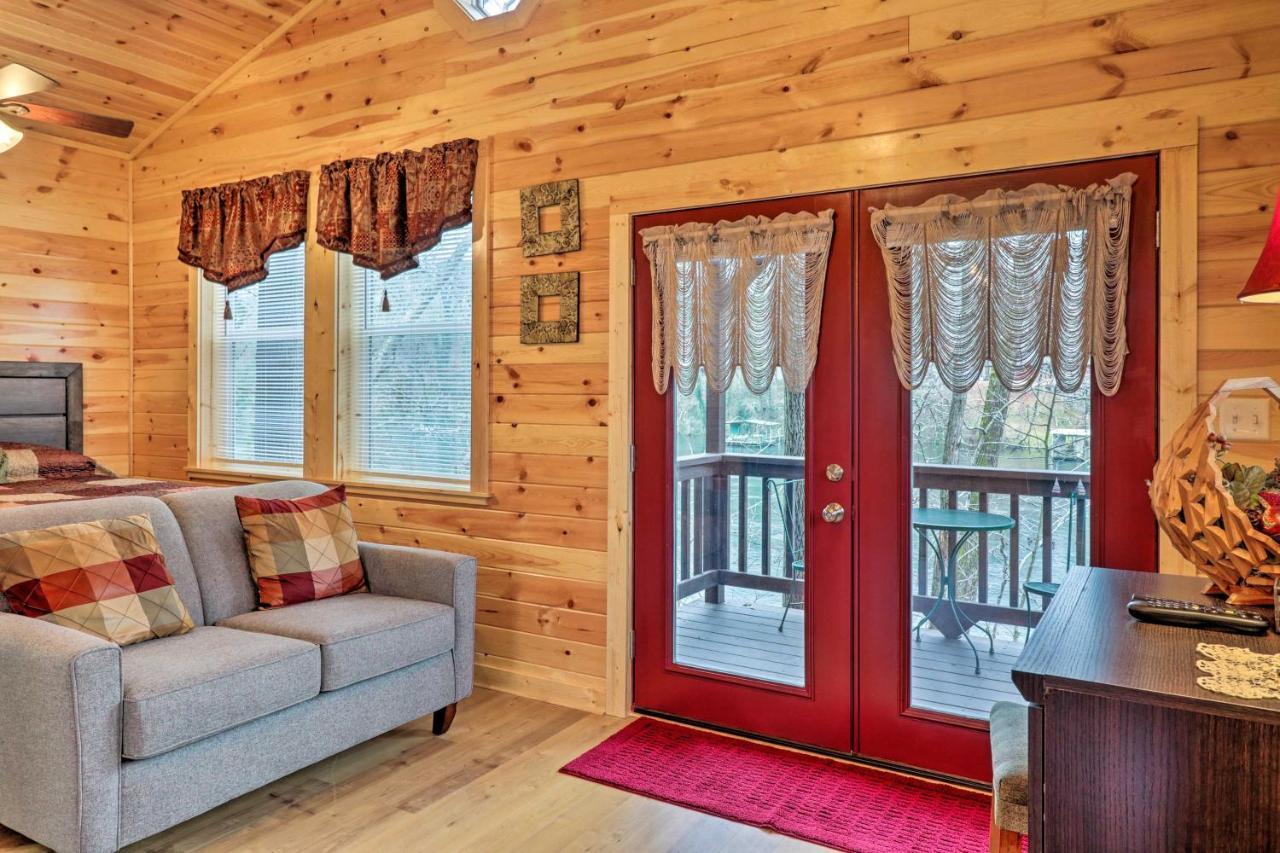 Cozy Heber Springs Cabin With Deck And Dock! エクステリア 写真