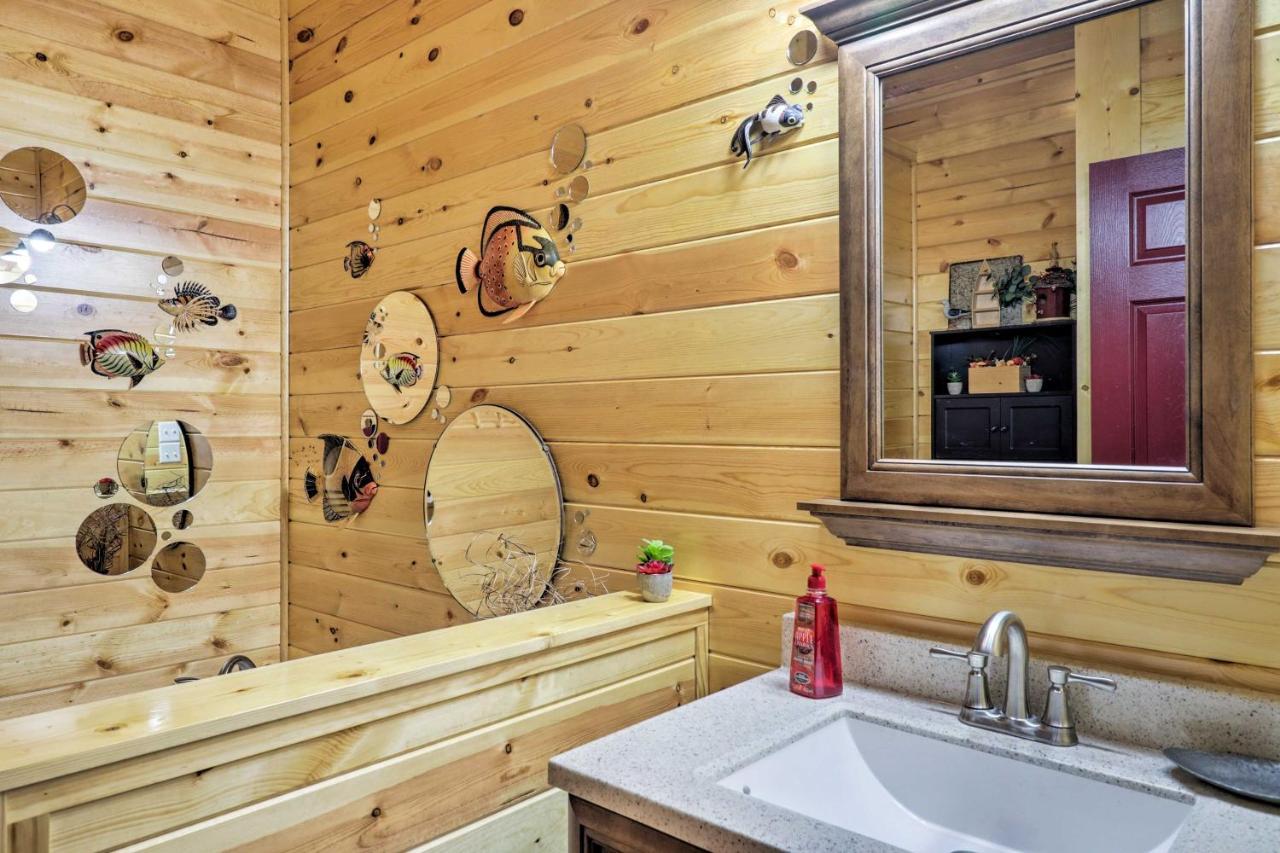 Cozy Heber Springs Cabin With Deck And Dock! エクステリア 写真
